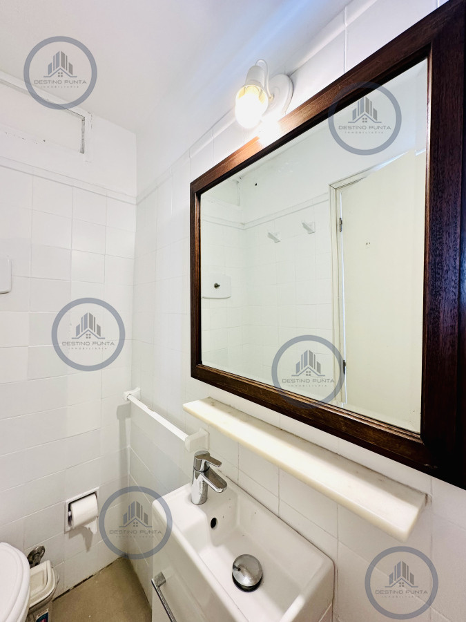 Apartamento ID.2461 - Alquiler y venta de apartamento con vista al Mar en Península de 3 dormitorios más dependencia