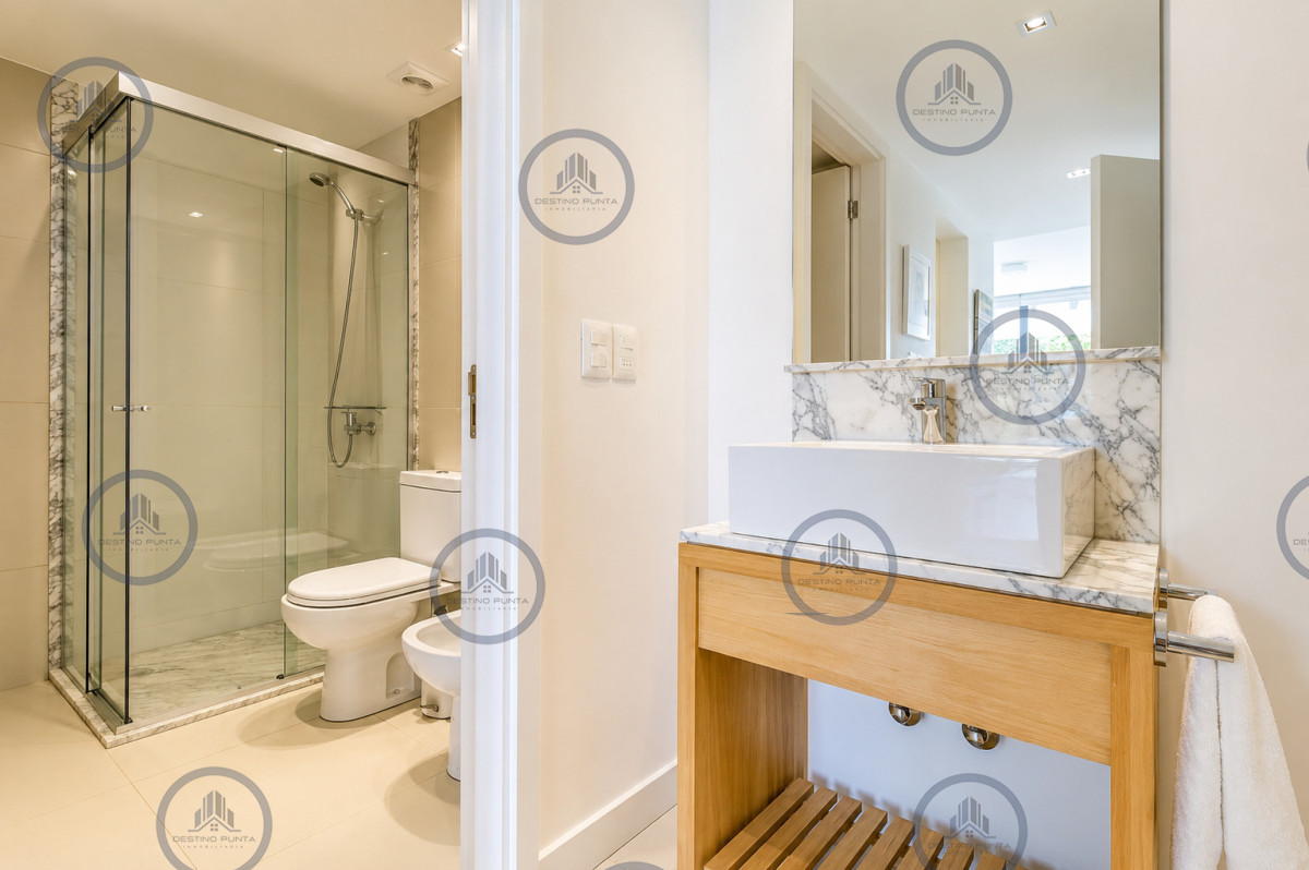 Apartamento ID.429 - Apartamento de 3 Dormitorios, Parrillero de uso exclusivo y Jardín en Punta Ballena, Punta del Este