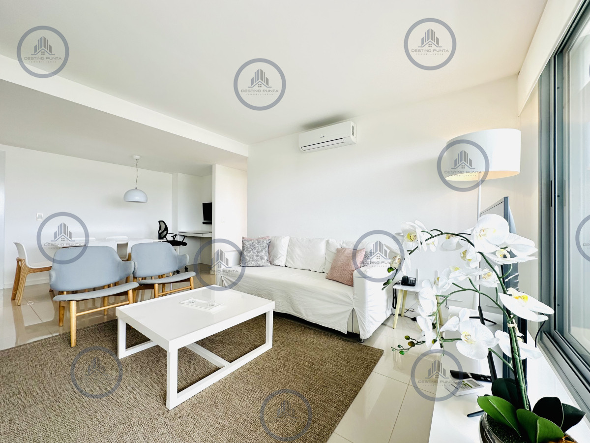 Apartamento ID.881 - Apartamento de 2 Dormitorios en Venta a metros de playa Brava, Punta del Este