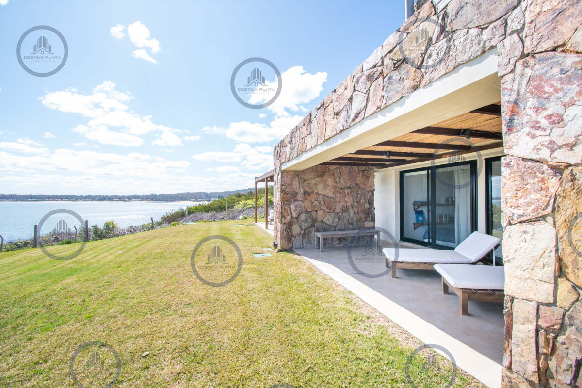 Apartamento ID.9 - Alquier temporario de amplio departamento de tres dormitorios con jardín, Punta Ballena
