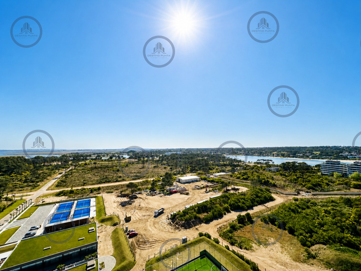 Apartamento ID.679 - Moderno Apartamento de 1 Dormitorio en suite piso alto en Torre Surfside Village, Punta del Este
