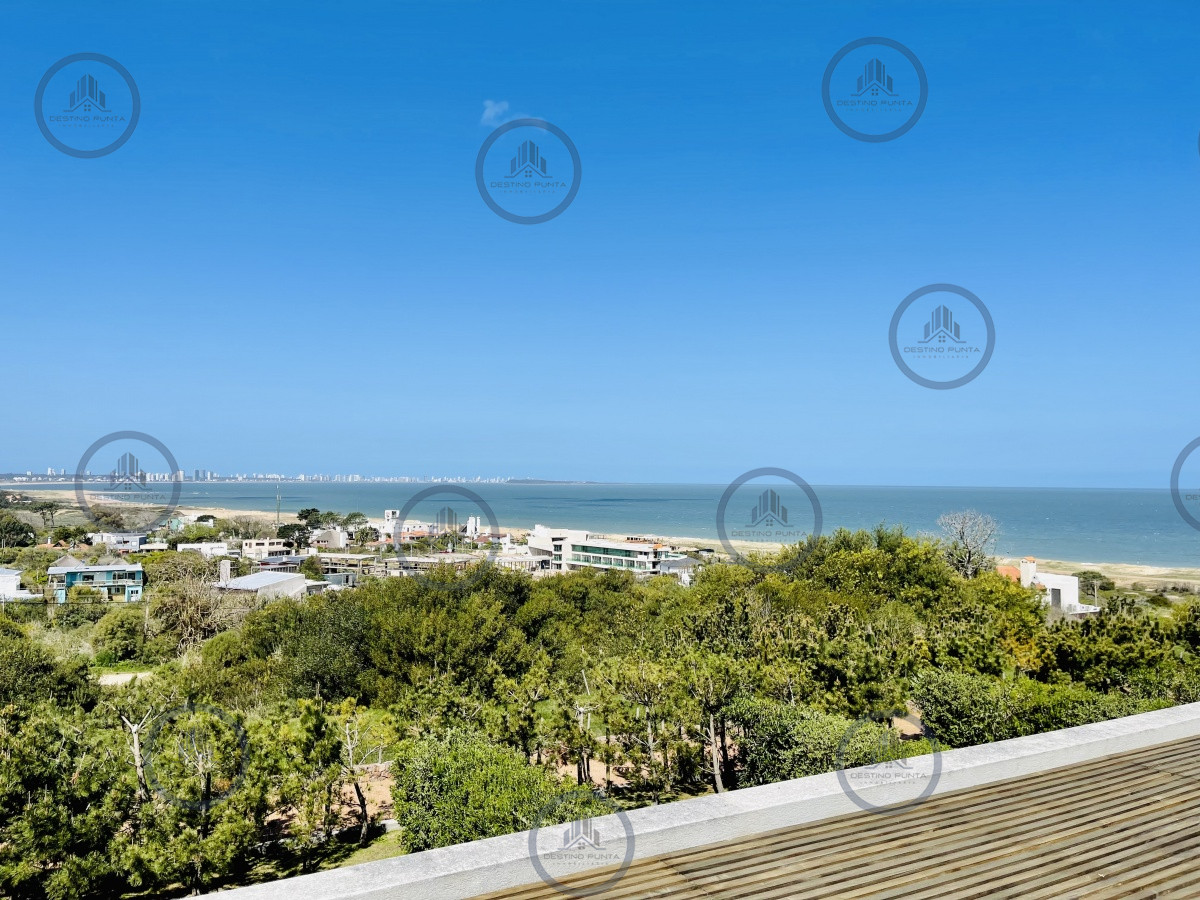 Apartamento ID.112 - Venta OPORTUNIDAD de exclusivo departamento de tres dormitorios y Parrillero en Punta Ballena