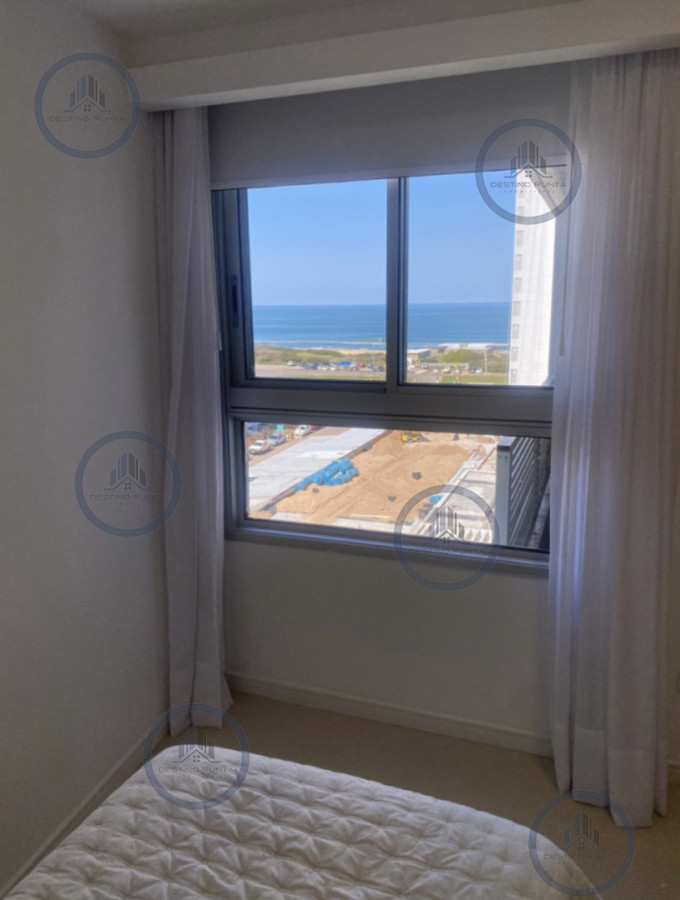 Apartamento ID.3284 - Alquiler temporal de apartamento a pasos de Playa Brava, 3 dormitorios mas dependencia y parrillero