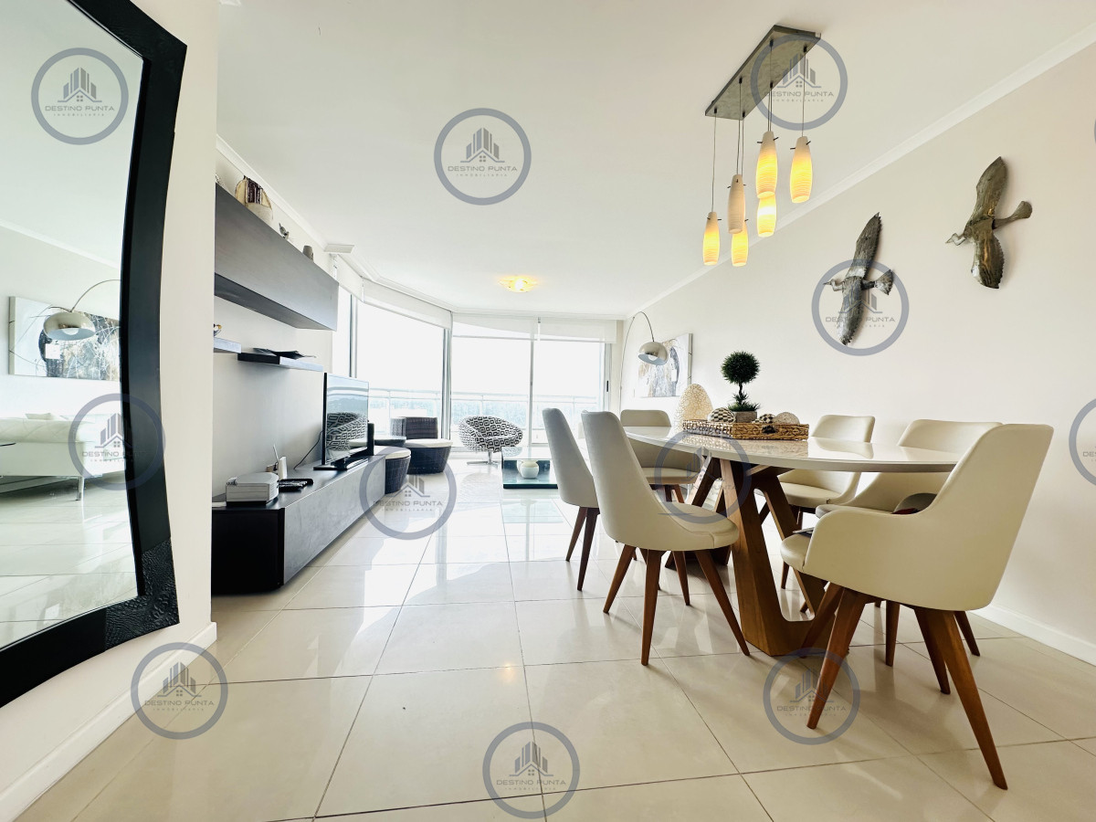 Apartamento ID.176 - Apartamento de 3 Dormitorios en Venta, Ocean Drive Punta del Este