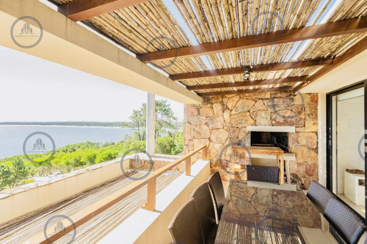 Apartamento ID.1143 - Alquiler temporario de apartamento de dos dormitorios con dos baños en suite, punta ballena 