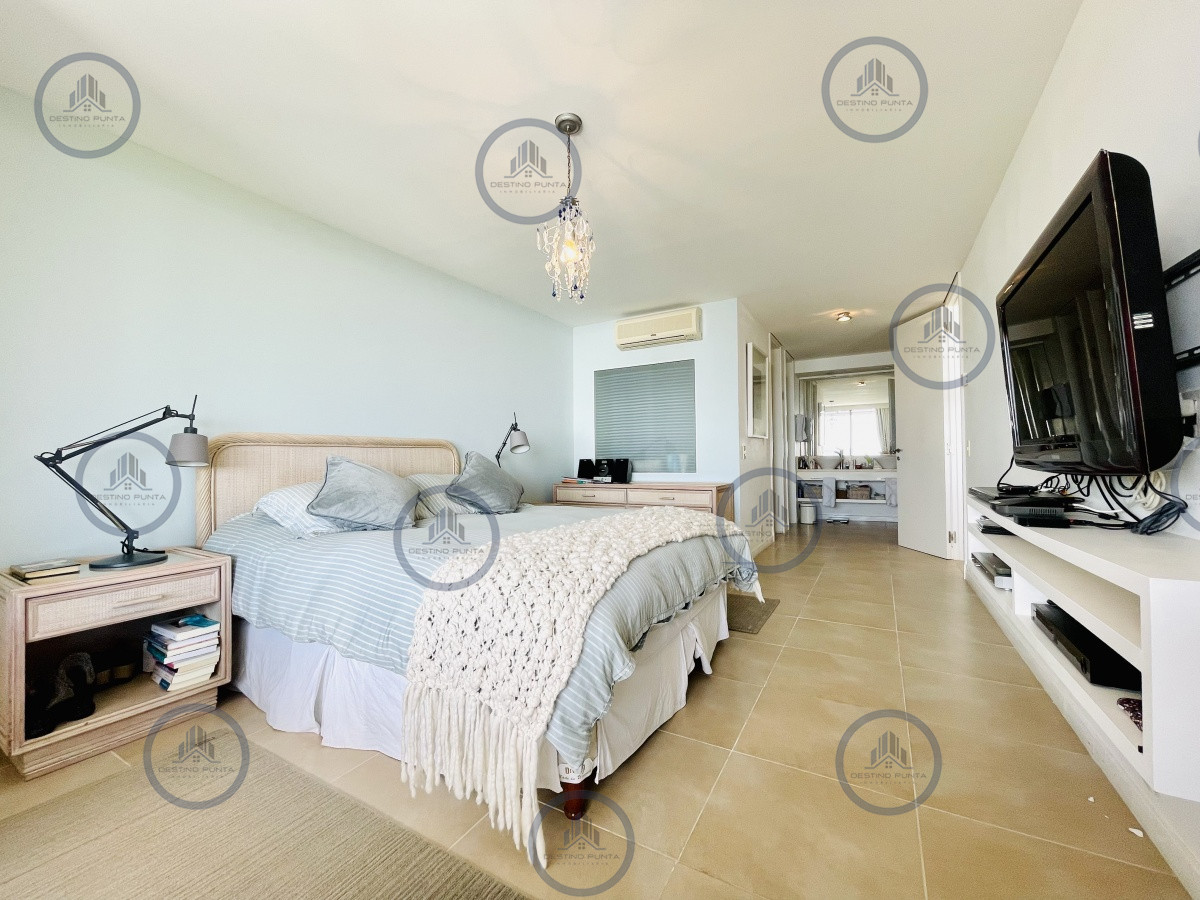 Apartamento ID.421 - Maravilloso departamento de 2 dormitorios con parrillero y salida al jardín en alquiler 