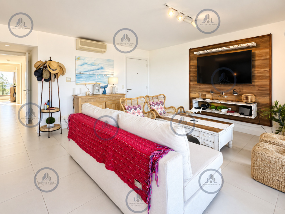 Apartamento ID.2466 - Venta de Apartamento de 2 Dormitorios y Parrillero en la Loma de la Ballena en exclusivo complejo
