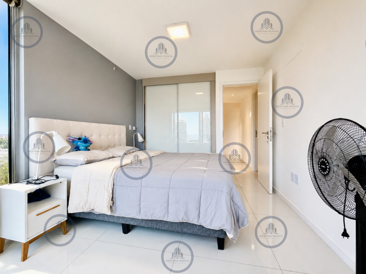Apartamento ID.726 - Alquiler Anual, Apartamento Moderno de 1 Dormitorio en Torre con servicios, Punta del Este 