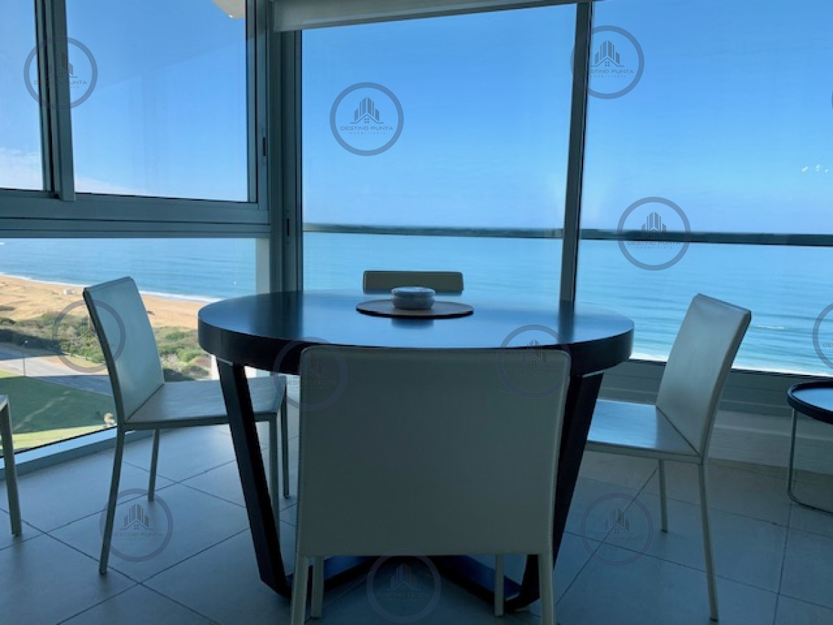 Apartamento ID.25 - Venta y alquiler temporario de apartamento de tres dormitorios mas dependencia de servicio en Playa Brava
