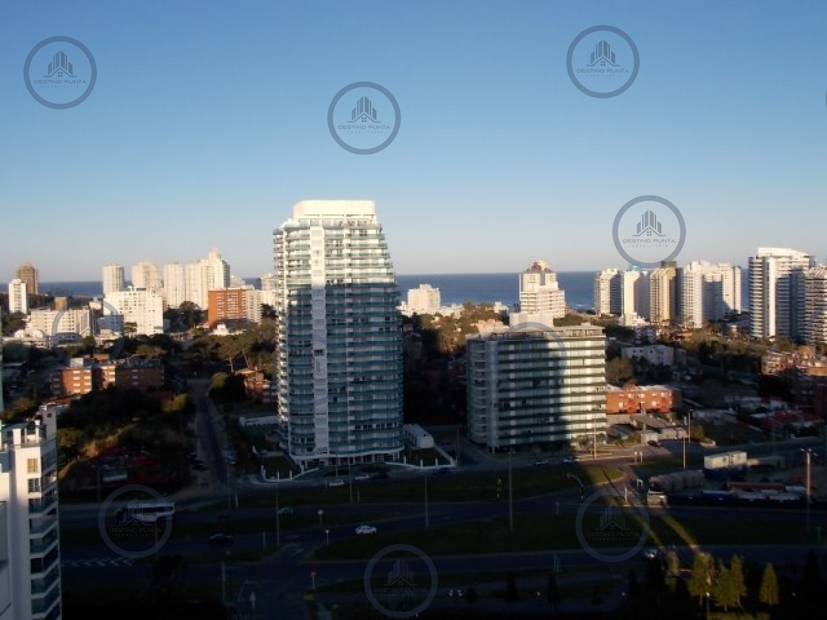 Apartamento ID.86 - Venta  de apartamento esquinero de tres dormitorios en Playa Mansa