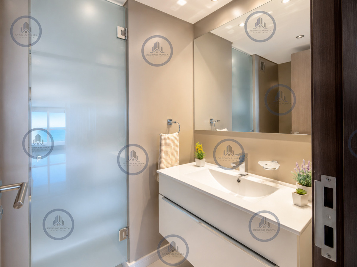 Apartamento ID.3258 - Moderno Apartamento de 3 Dormitorios con Parrillero propio y Dependencia, Playa Brava Punta del Este