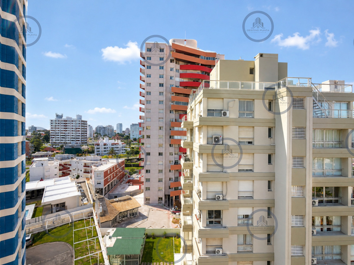 Apartamento ID.1196 - Alquiler anual o venta Apartamento de 2 Dormitorios, Playa Brava, Punta del Este