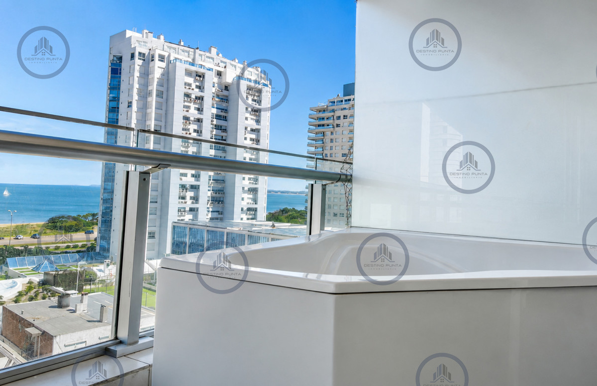 Apartamento ID.58 - Apartamento de 2 Dormitorios a metros del mar y torre moderna, playa Mansa, Punta del Este
