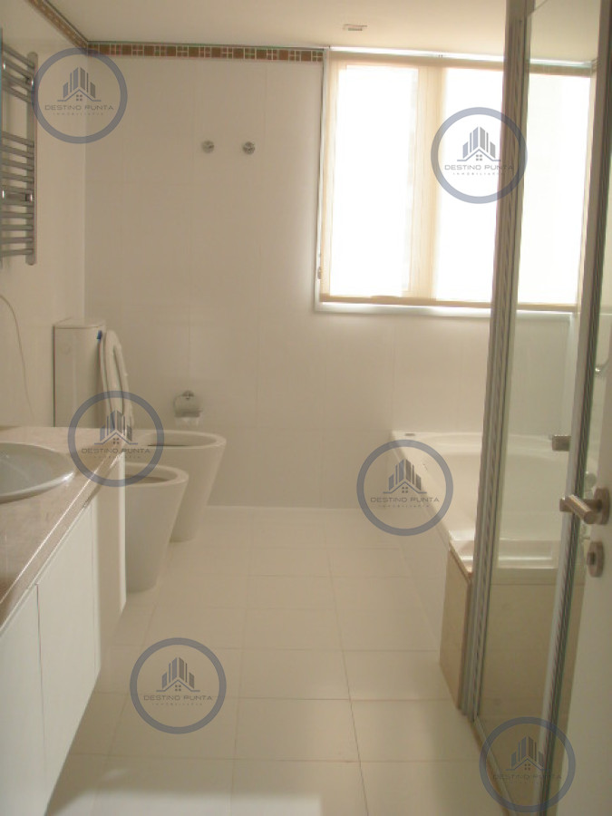 Apartamento ID.50 - Alquiler temporario de departamento esquinero en torre Le Parc, Punta del Este