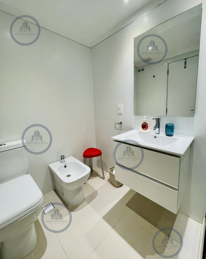 Apartamento ID.881 - Apartamento de 2 Dormitorios en Venta a metros de playa Brava, Punta del Este