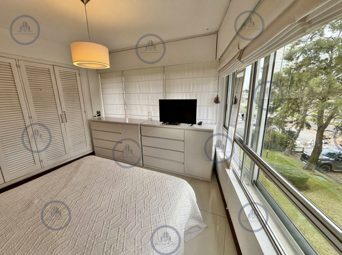Apartamento ID.3205 - Apartamento amplio de 3 dormitorios más dependencia con estufa a leña 