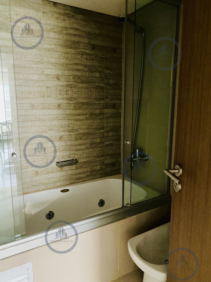 Apartamento ID.1727 - Apartamento con parrillero propio de un dormitorio en edificio Look Brava a pasos del Mar