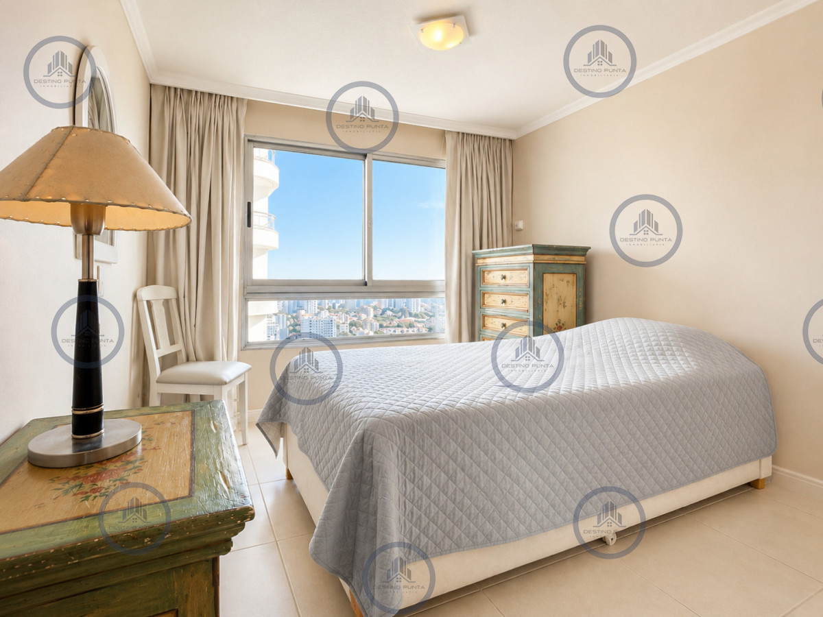 Apartamento ID.3127 - Apartamento luminoso con variedad de servicios en venta, 3 dormitorios, zona Roosevelt Playa Brava
