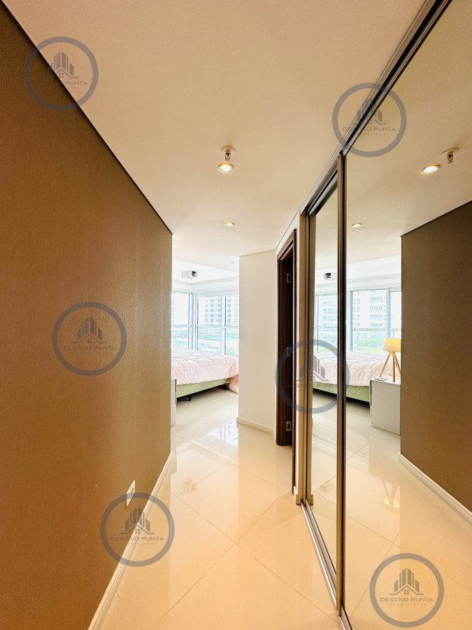 Apartamento ID.2295 - Oportunidad de venta apartamento de 3 dormitorios mas dependencia Playa Brava, Punta del Este