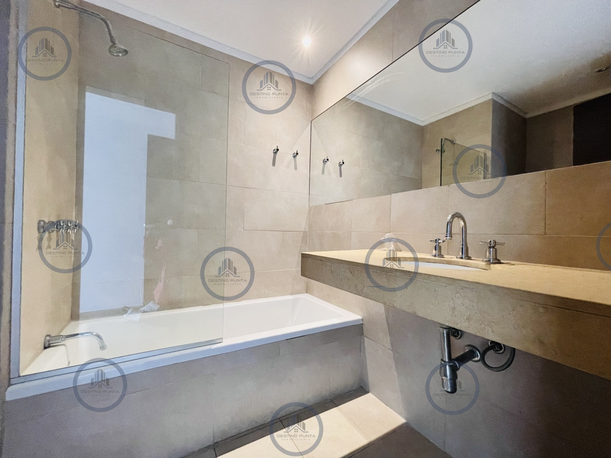 Apartamento ID.1925 - Venta de Moderno Apartamento de 3 Dormitorios Frente al Mar en La Barra