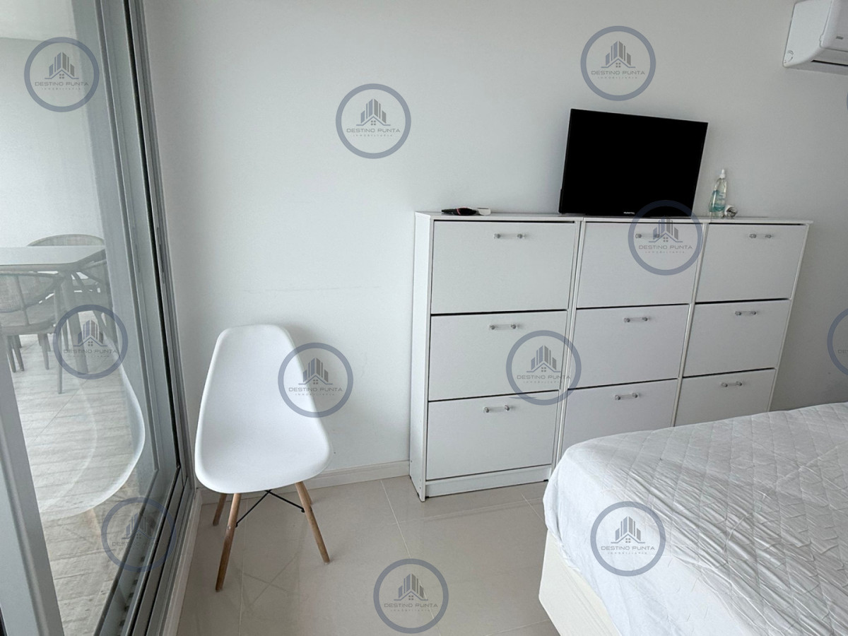 Apartamento ID.299 - Apartamento de 2 Dormitorios en Frente a Playa Brava - Punta del Este