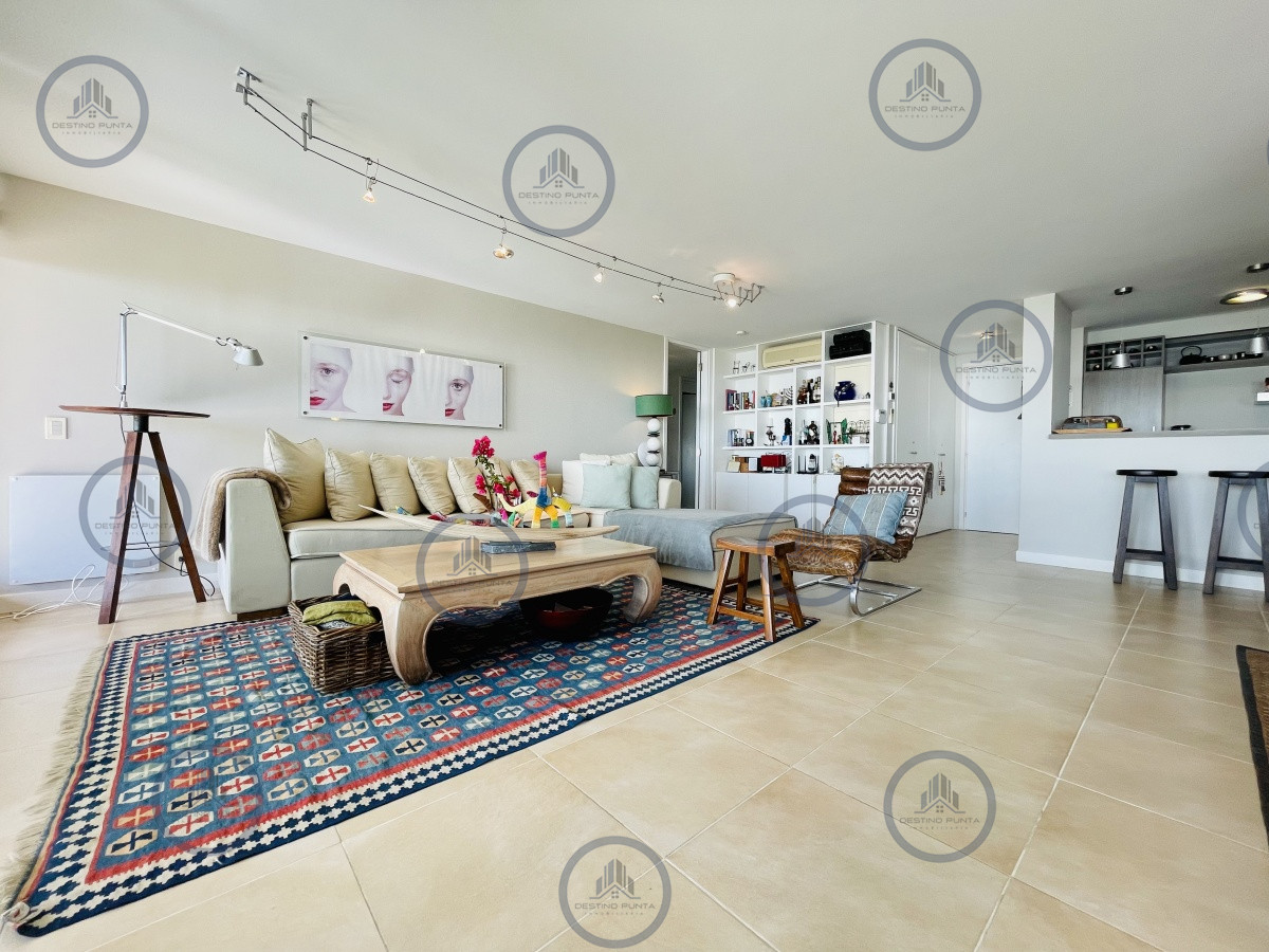 Apartamento ID.421 - Maravilloso departamento de 2 dormitorios con parrillero y salida al jardín en alquiler 