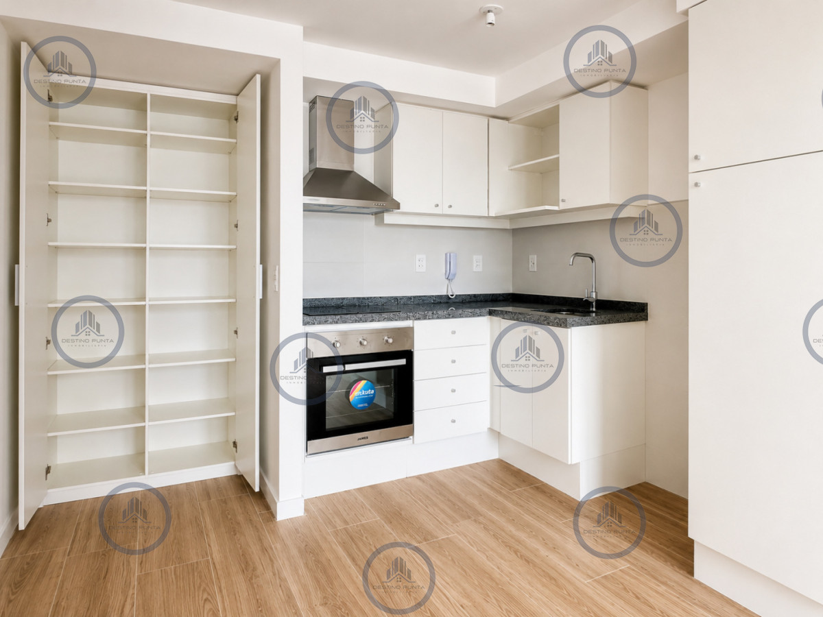 Apartamento ID.1196 - Alquiler anual o venta Apartamento de 2 Dormitorios, Playa Brava, Punta del Este