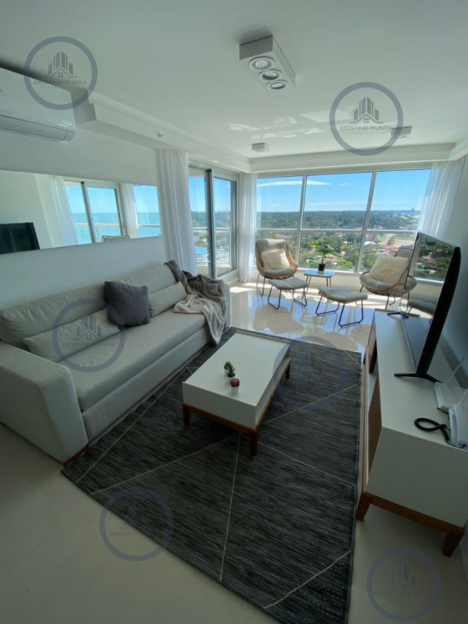 Apartamento ID.173 - Apartamento piso alto de 2 dormitorios en suite más dependencia de servicio y parrillero, Playa Brava