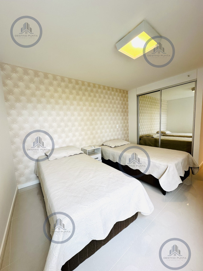 Apartamento ID.2295 - Oportunidad de venta apartamento de 3 dormitorios mas dependencia Playa Brava, Punta del Este