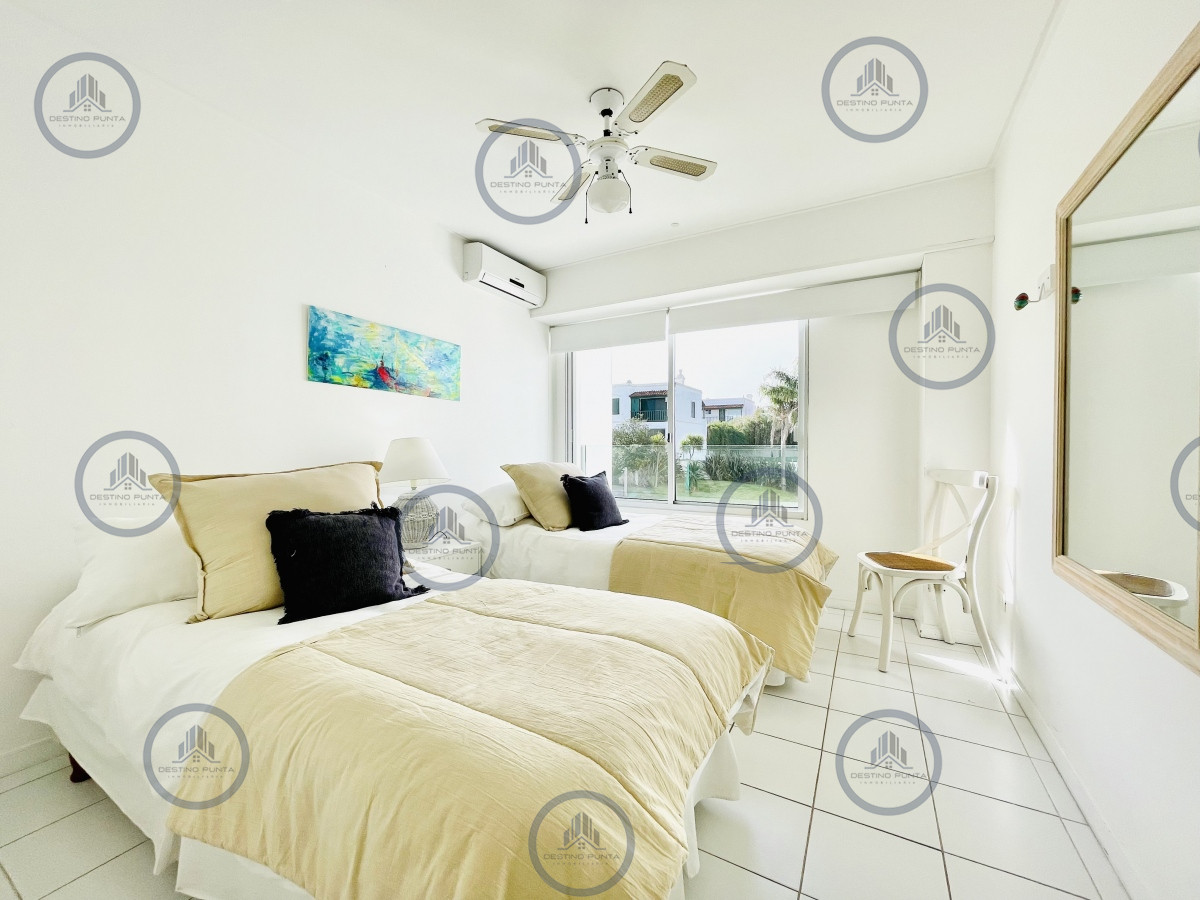 Apartamento ID.1599 - Maravilloso Penthouse de 3 Dormitorios y Parrillero en Montoya, La Barra