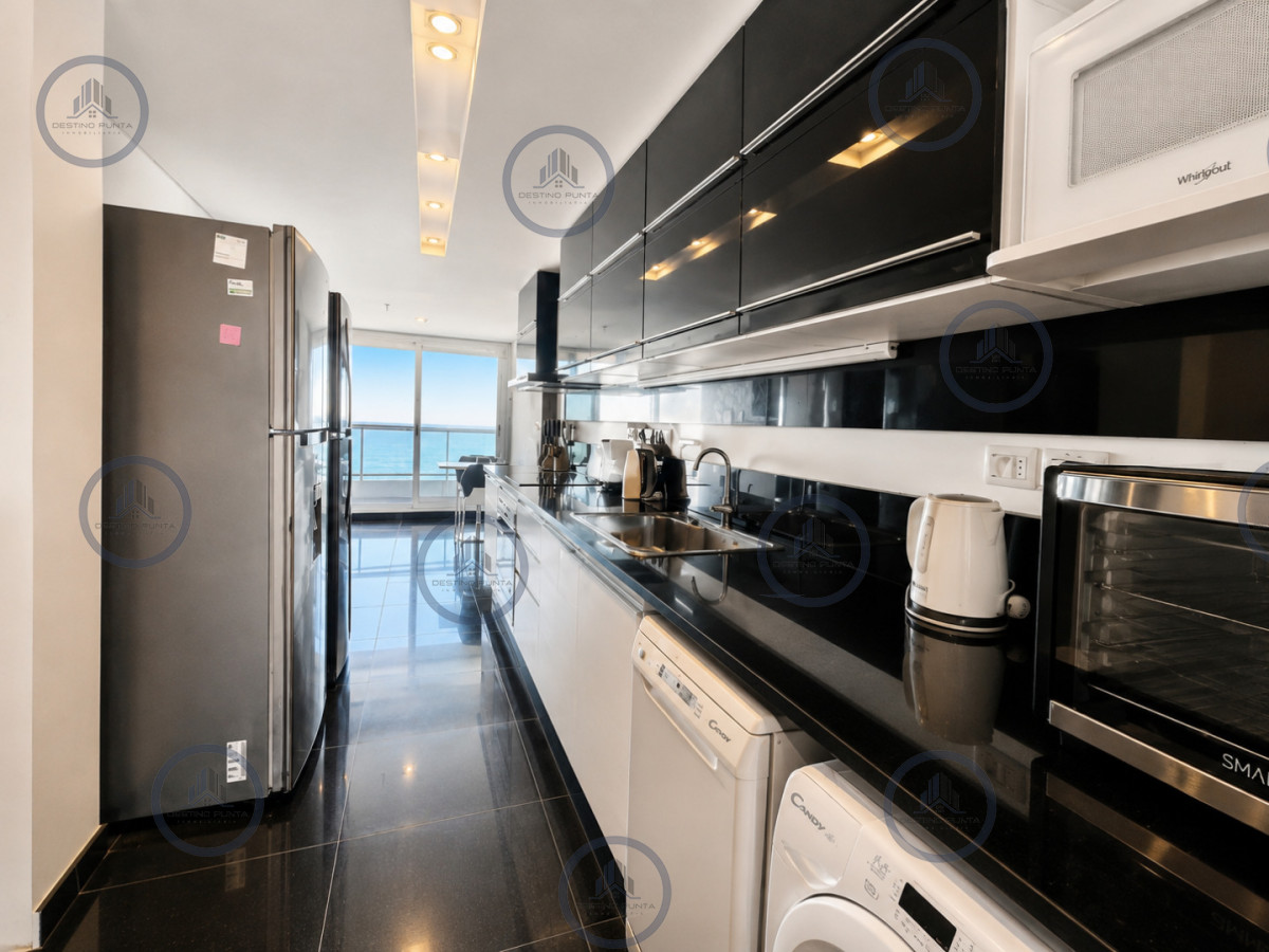 Apartamento ID.3258 - Moderno Apartamento de 3 Dormitorios con Parrillero propio y Dependencia, Playa Brava Punta del Este