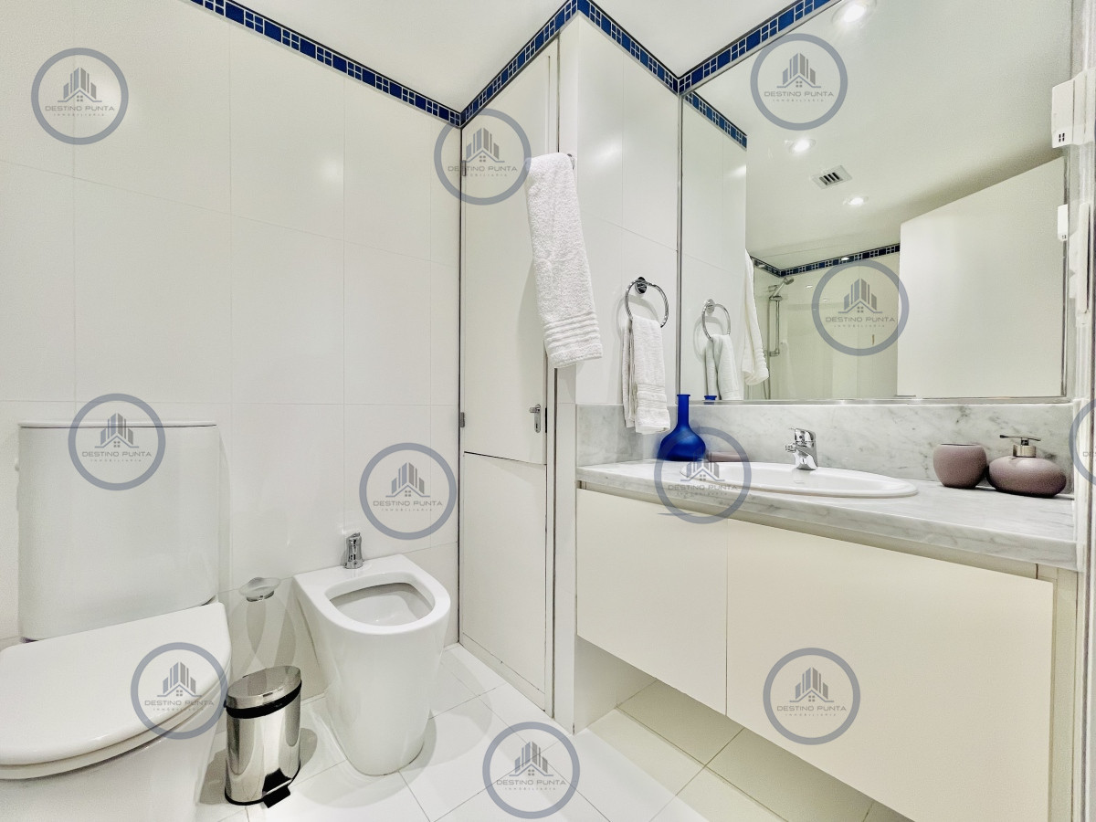 Apartamento ID.52 - Moderno Apartamento de 2 Dormitorios en Le Parc, Playa Brava. Punta del Este 