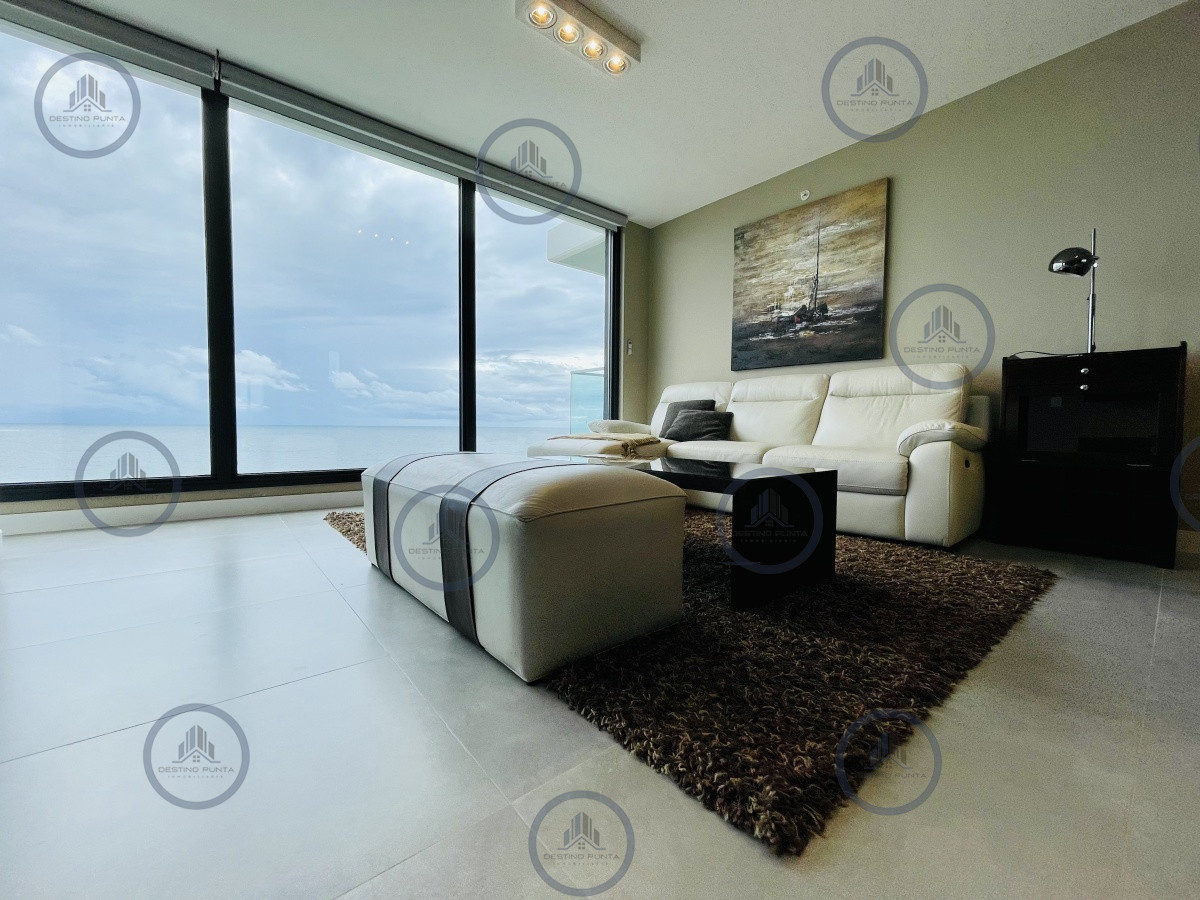 Apartamento ID.1122 - Venta y Alquiler Anual Moderno Apartamento de 2 Dormitorios en Torre Venetian sobre Playa Mansa