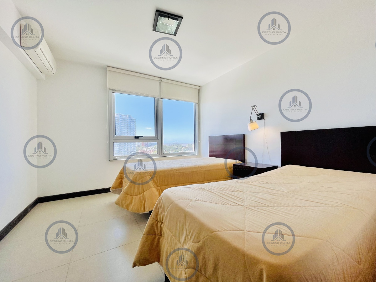 Apartamento ID.1660 - Apartamento de 2 Dormitorios, Vista al Mar y Parrillero en Playa Mansa, Venta