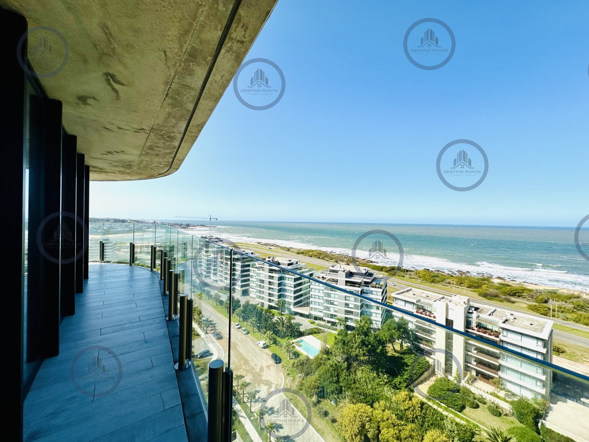 Apartamento ID.677 - Venta y alquiler de apartamento de tres dormitorios con tres suites moderno a estrenar, playa Brava