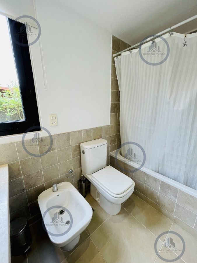 Apartamento ID.1029 - Venta de apartamento de dos dormitorios con parrillero en complejo privado de Punta Ballena