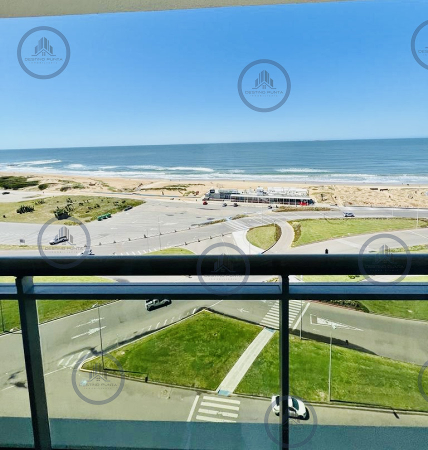 Apartamento ID.994 - Alquiler temporario de apartamento de tres dormitorios en torre de categoría sobre Playa Brava, Punta del Este