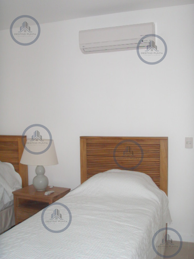 Apartamento ID.50 - Alquiler temporario de departamento esquinero en torre Le Parc, Punta del Este