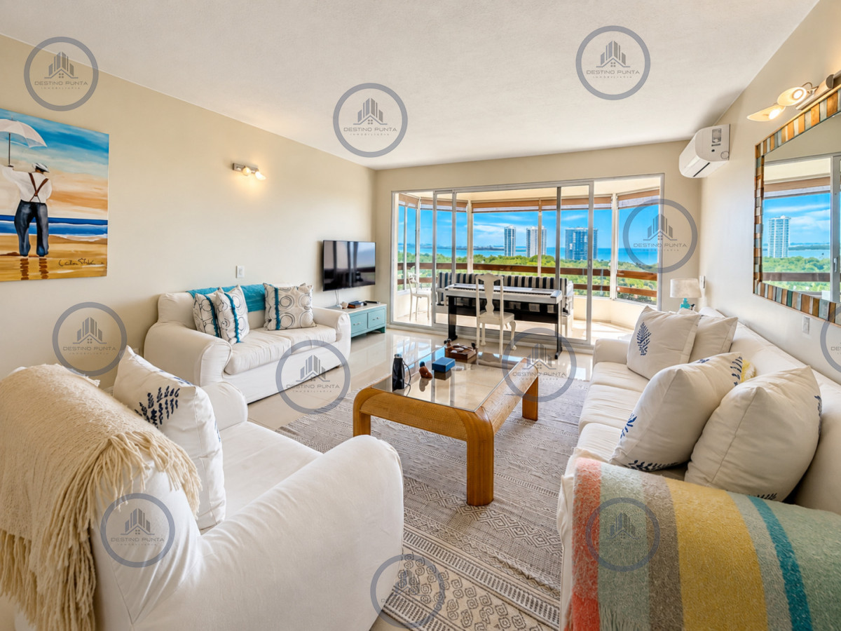 Apartamento Reciclado en Venta de 3 Dormitorios + Dependencia de servicio sobre Roosevelt con vista a Playa Mansa, Punta del Este — fotografía 1