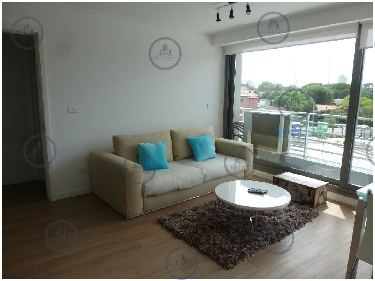 Apartamento ID.447 - Alquiler temporal de apartamento de dos dormitorios con dos baños en Playa Mansa, Punta del Este