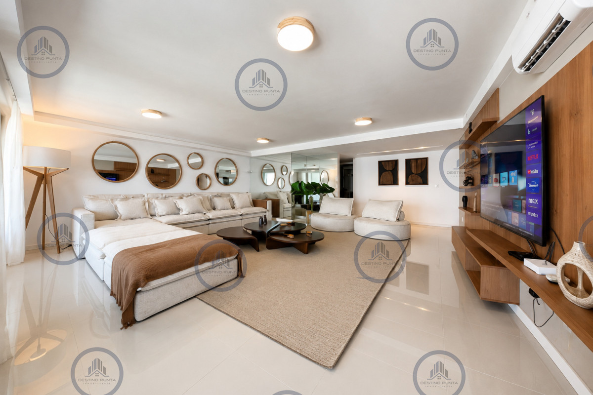 Apartamento ID.150 - Espectacular Penthouse Duplex con 4 Dormitorios + Dependencia y Terraza con Parrillero, en torre premium de Playa Brava, Punta del Este