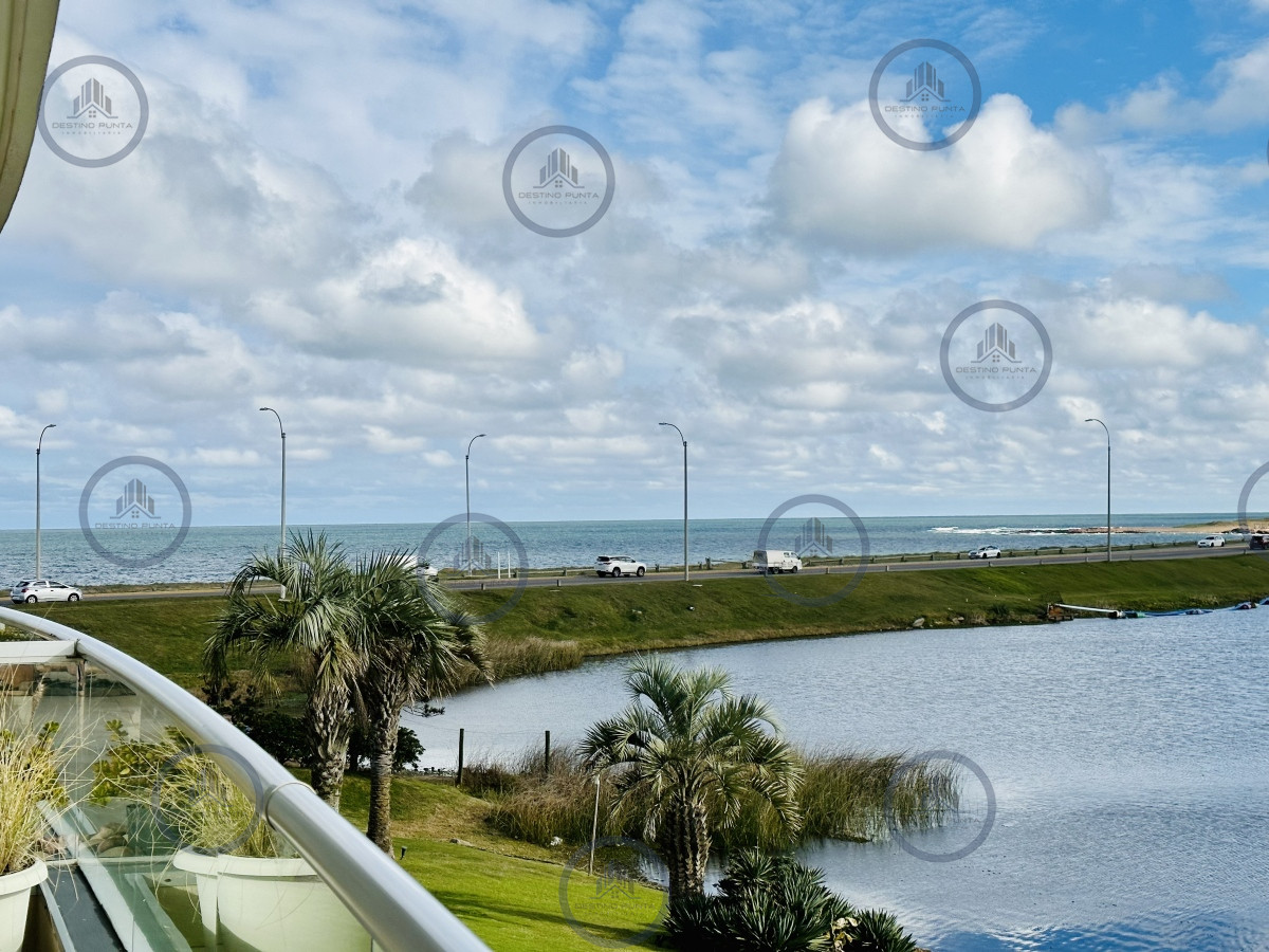 Apartamento ID.1529 - Alquiler temporal y anual de apartamento de tres dormitorios frente al mar en Pinares, playa Mansa