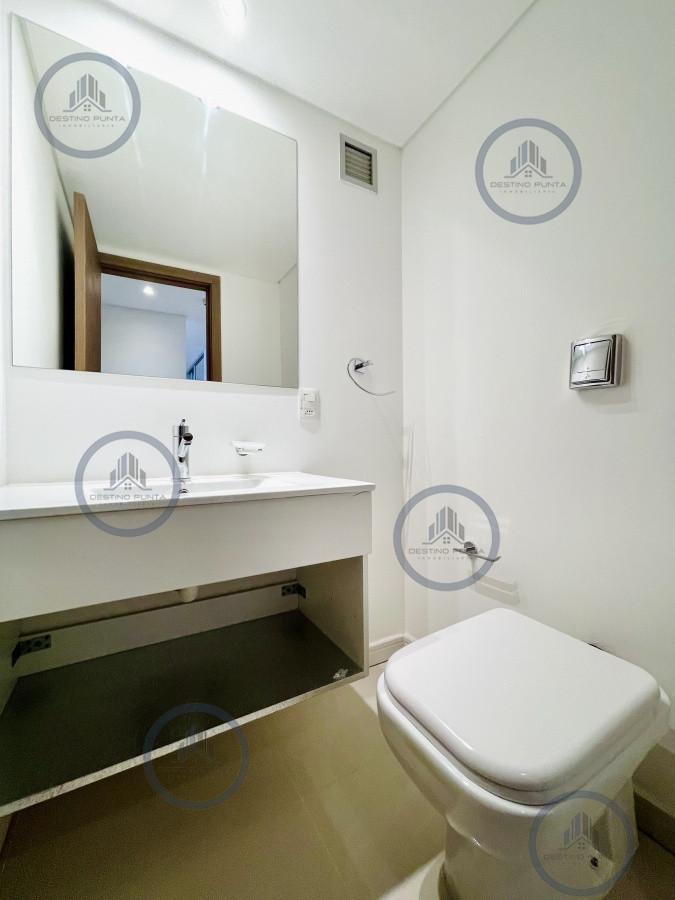 Apartamento ID.801 - Apartamento de 2 Dormitorios y Parrillero con Vista al Mar en Playa Brava, Look Tower