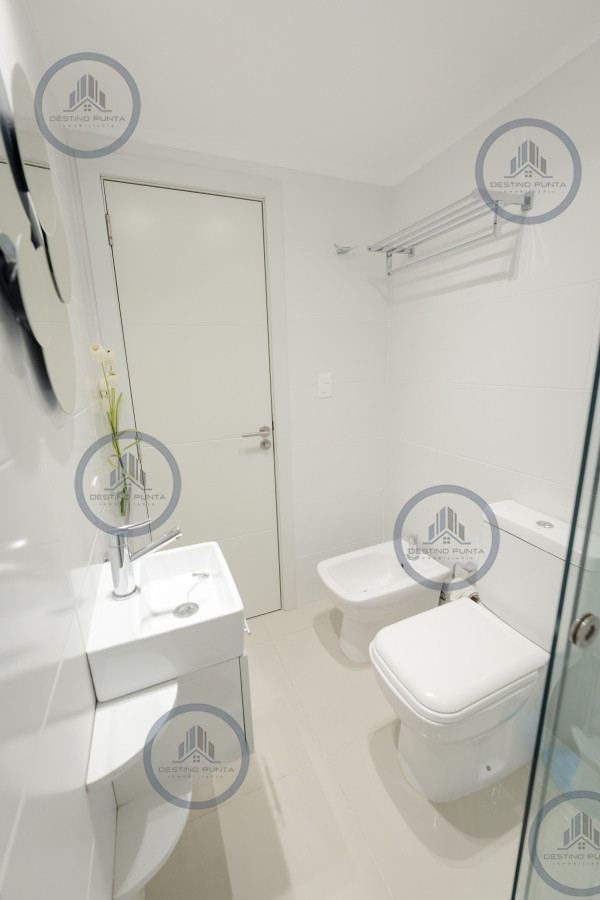 Apartamento ID.2080 - Alquiler temporario de apartamento de 1 dormitorio a un par de cuadras de playa Brava, Punta del Este