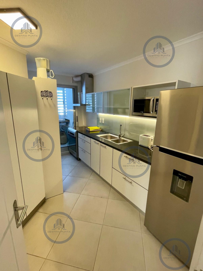 Apartamento ID.3127 - Apartamento luminoso con variedad de servicios en venta, 3 dormitorios, zona Roosevelt Playa Brava