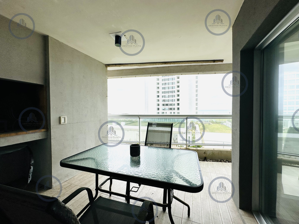 Apartamento ID.2295 - Oportunidad de venta apartamento de 3 dormitorios mas dependencia Playa Brava, Punta del Este