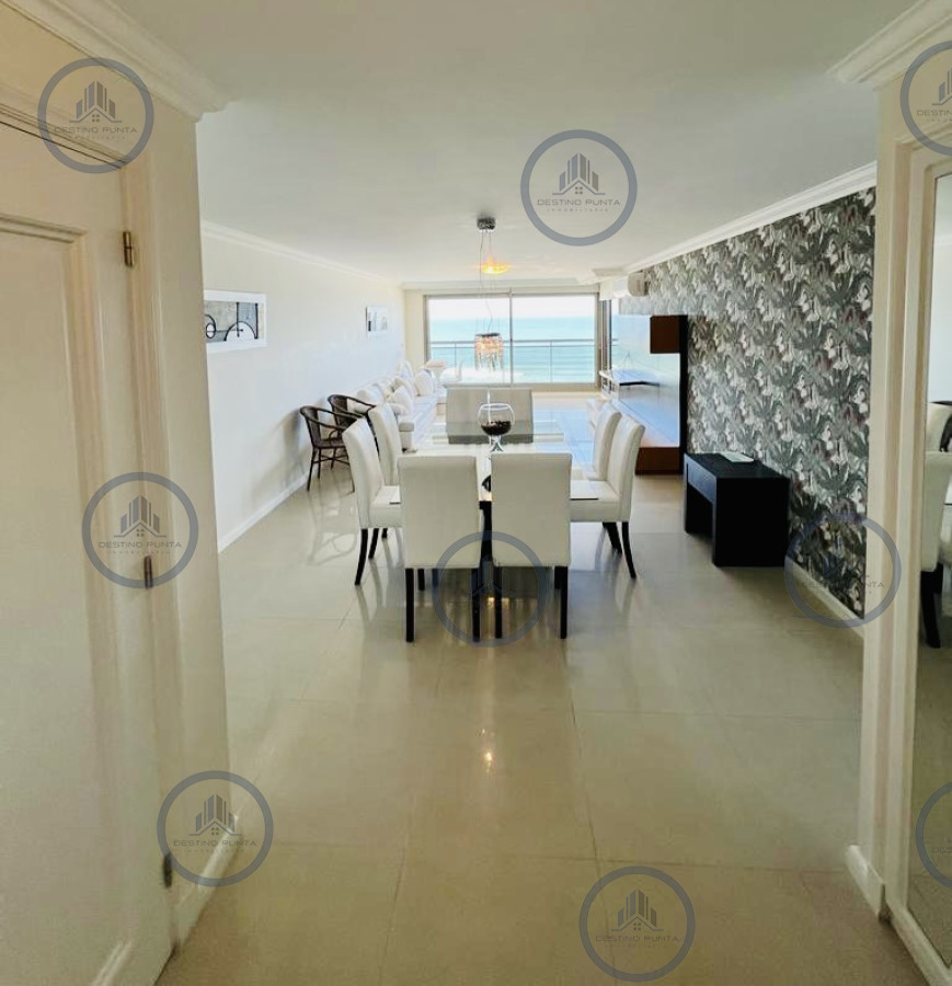 Apartamento ID.994 - Alquiler temporario de apartamento de tres dormitorios en torre de categoría sobre Playa Brava, Punta del Este