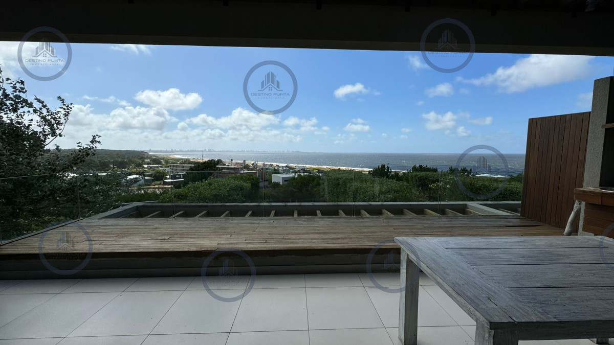 Apartamento ID.2426 - Alquiler temporal de apartamento de 2 dormitorios con parrillero y patio en punta ballena 