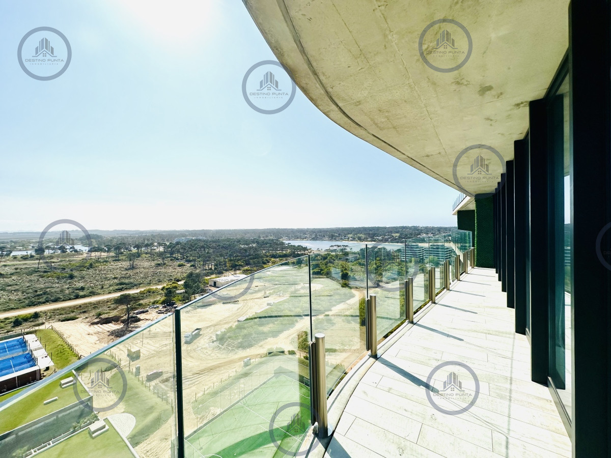 Apartamento ID.680 - Venta y alquiler de Apartamento de 1 Dormitorio en suite piso alto de Torre Surfside Village, Punta del Este