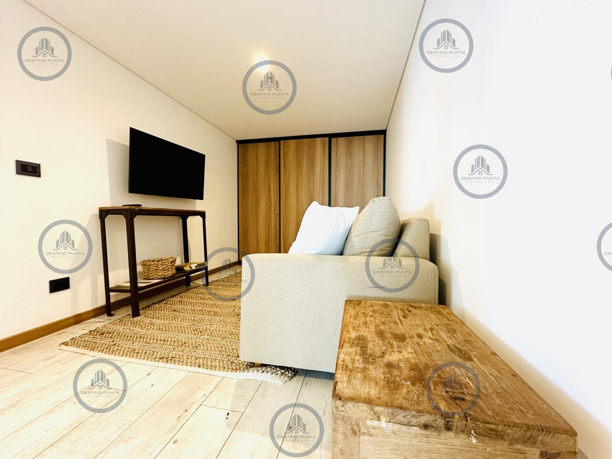 Apartamento ID.677 - Venta y alquiler de apartamento de tres dormitorios con tres suites moderno a estrenar, playa Brava